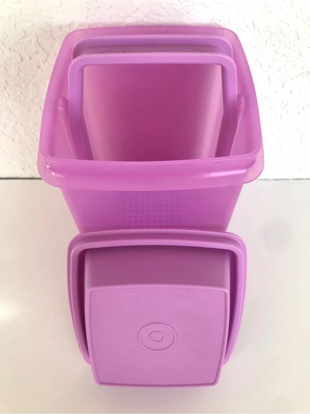 Purple Tupperware Large Pick-A-Deli Pickle Olive Keeper Holder Canister 1562-1